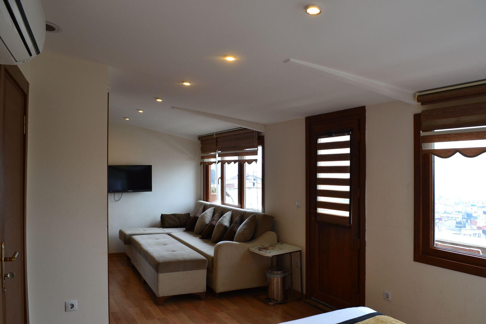 Otel Seven Days -